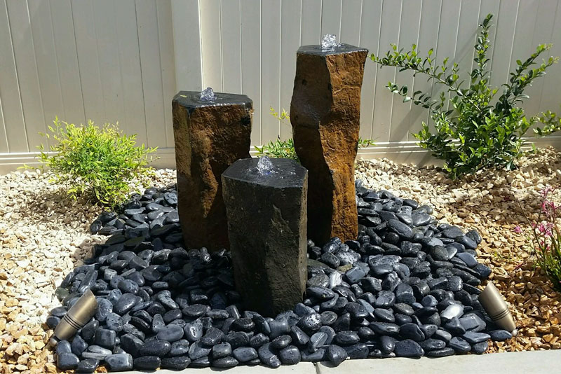 GASPRO 8LB Black Pebbles Polished Natural Decorative Gravel River Rock for Plants Home Decor Landscaping 1/2 to 3/4 Gravel Size Vase Fillers and More 