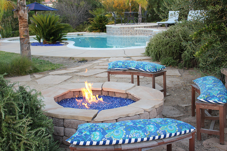 Outdoor Fire Pit - Cobalt Blue Reflective Fire Glass (¼ inch) 