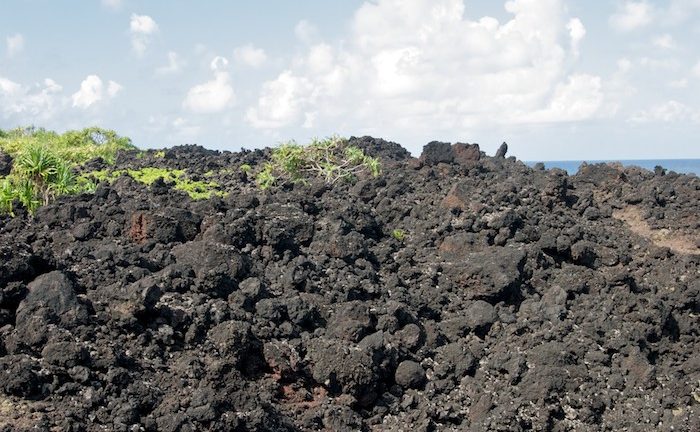 picture of lava rock in volcanic environment