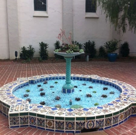 SOLAR castle courtyard faux stone thones bird bath Outdoor Garden patio Fountain 