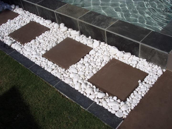 White Garden Stones 5 Rock Gardens To Love, White Pebbles For Garden Beds