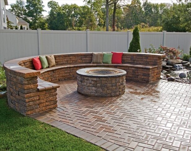 half-rounded-exterior-gray-stone-round-shaped-fire-pit-kit-has-steel-platform